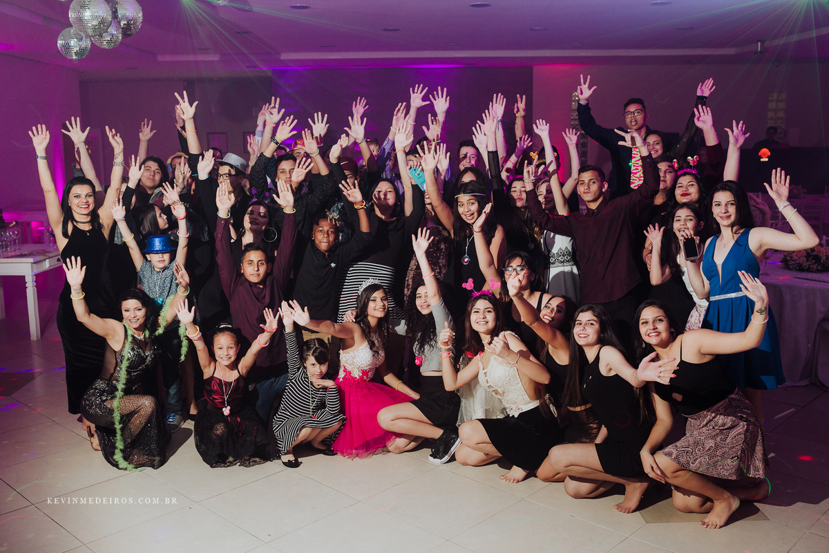 Festa de 15 anos debutante da Suzanna realizado na Estética Vecajo e Casa de festas Blue Moon por Kevin Medeiros fotógrafo de Canoas, Porto alegre e rs