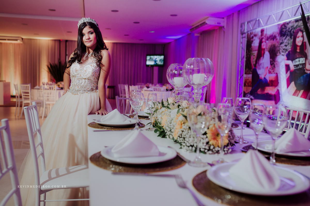 Festa de 15 anos debutante da Suzanna realizado na Estética Vecajo e Casa de festas Blue Moon por Kevin Medeiros fotógrafo de Canoas, Porto alegre e rs