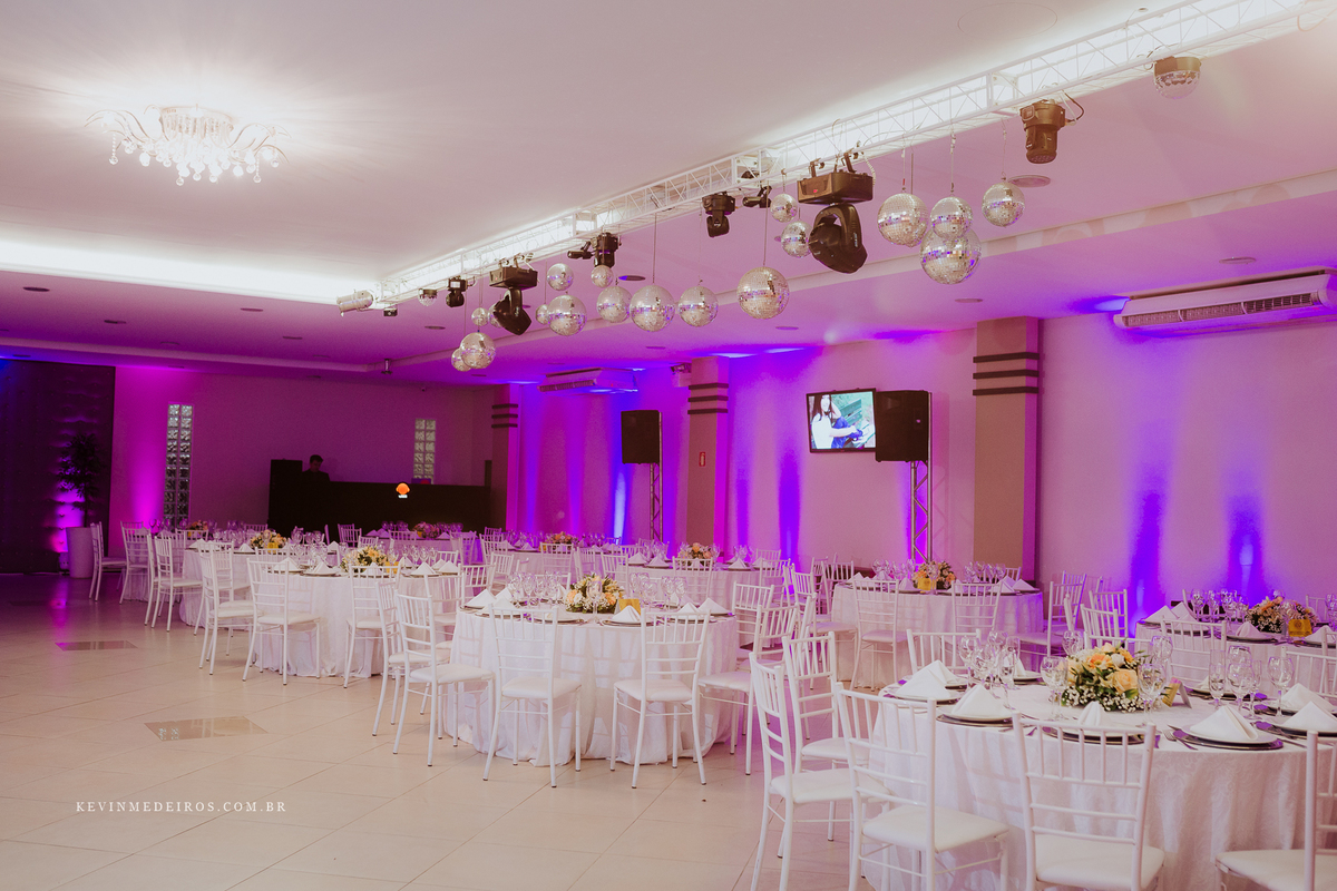 Festa de 15 anos debutante da Suzanna realizado na Estética Vecajo e Casa de festas Blue Moon por Kevin Medeiros fotógrafo de Canoas, Porto alegre e rs