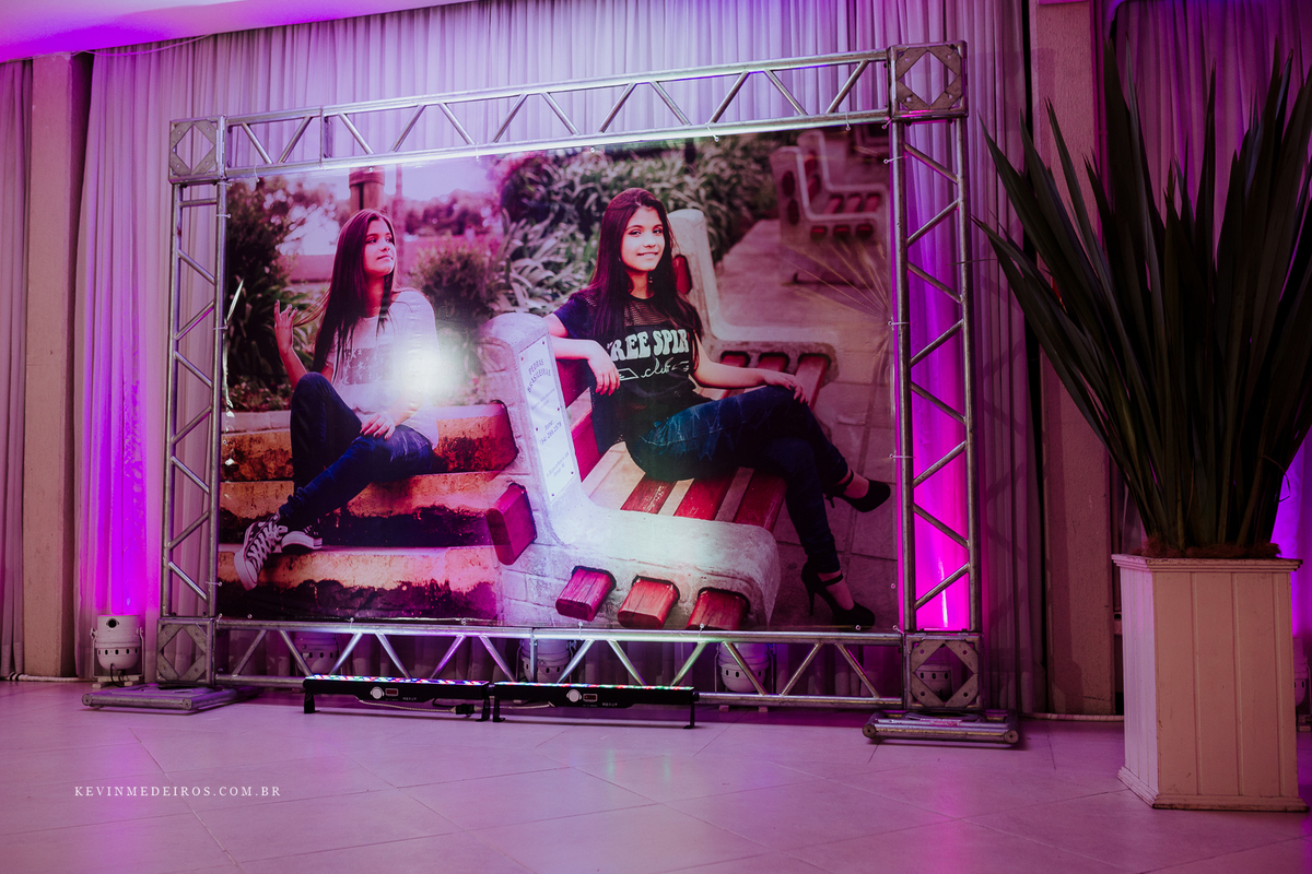 Festa de 15 anos debutante da Suzanna realizado na Estética Vecajo e Casa de festas Blue Moon por Kevin Medeiros fotógrafo de Canoas, Porto alegre e rs
