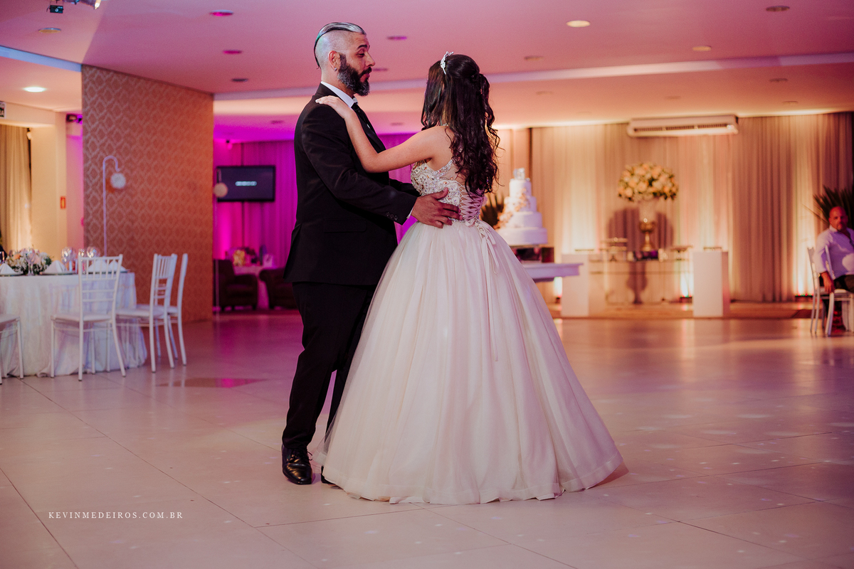 Festa de 15 anos debutante da Suzanna realizado na Estética Vecajo e Casa de festas Blue Moon por Kevin Medeiros fotógrafo de Canoas, Porto alegre e rs