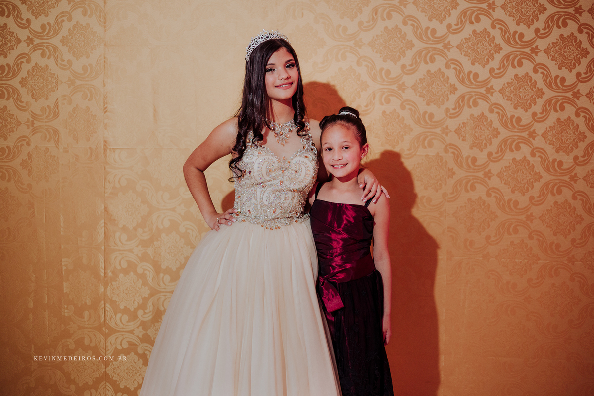 Festa de 15 anos debutante da Suzanna realizado na Estética Vecajo e Casa de festas Blue Moon por Kevin Medeiros fotógrafo de Canoas, Porto alegre e rs