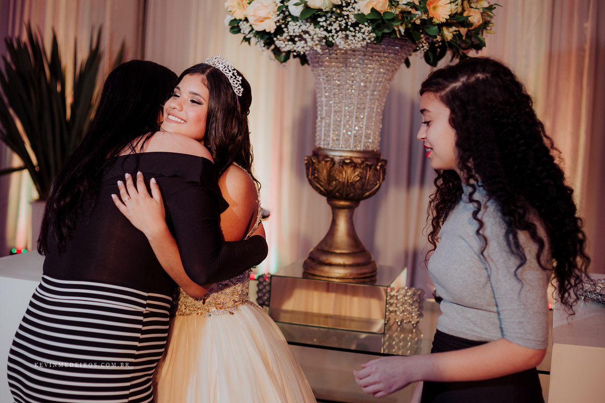 Festa de 15 anos debutante da Suzanna realizado na Estética Vecajo e Casa de festas Blue Moon por Kevin Medeiros fotógrafo de Canoas, Porto alegre e rs