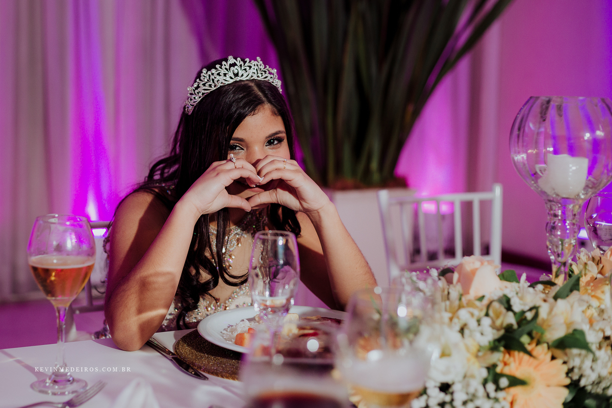Festa de 15 anos debutante da Suzanna realizado na Estética Vecajo e Casa de festas Blue Moon por Kevin Medeiros fotógrafo de Canoas, Porto alegre e rs