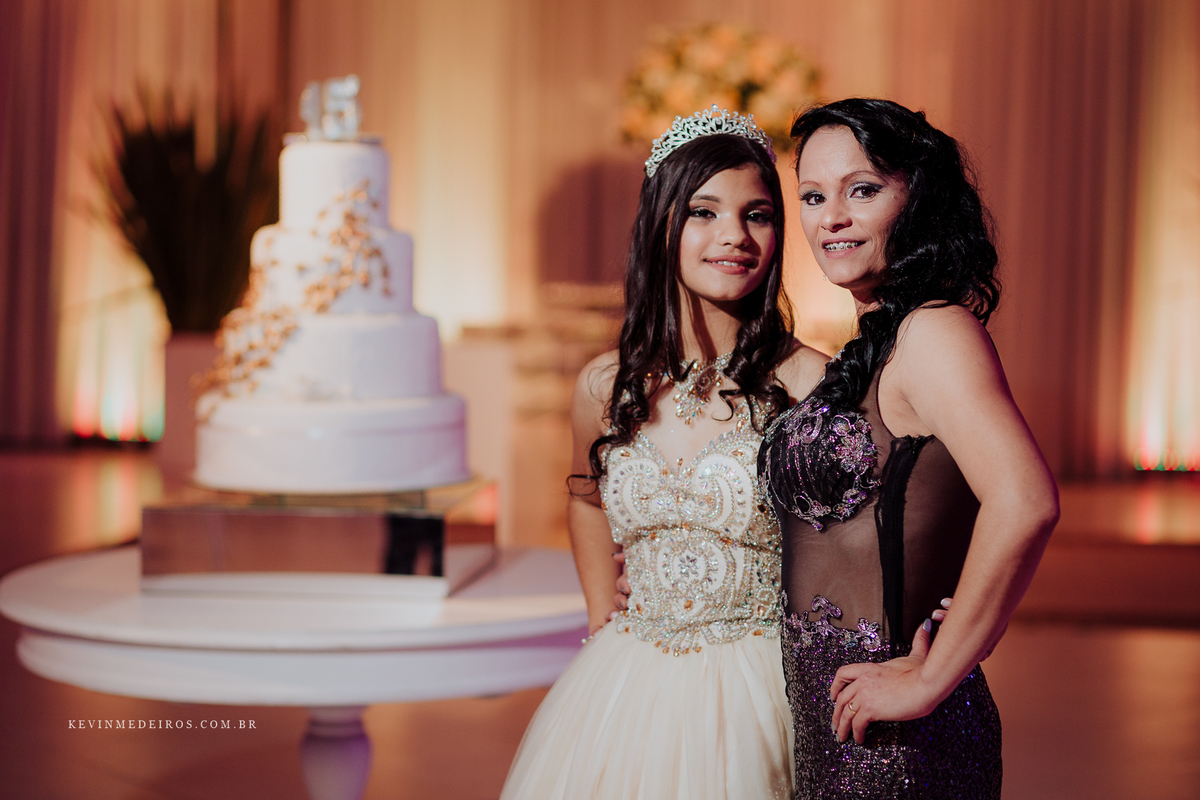 Festa de 15 anos debutante da Suzanna realizado na Estética Vecajo e Casa de festas Blue Moon por Kevin Medeiros fotógrafo de Canoas, Porto alegre e rs