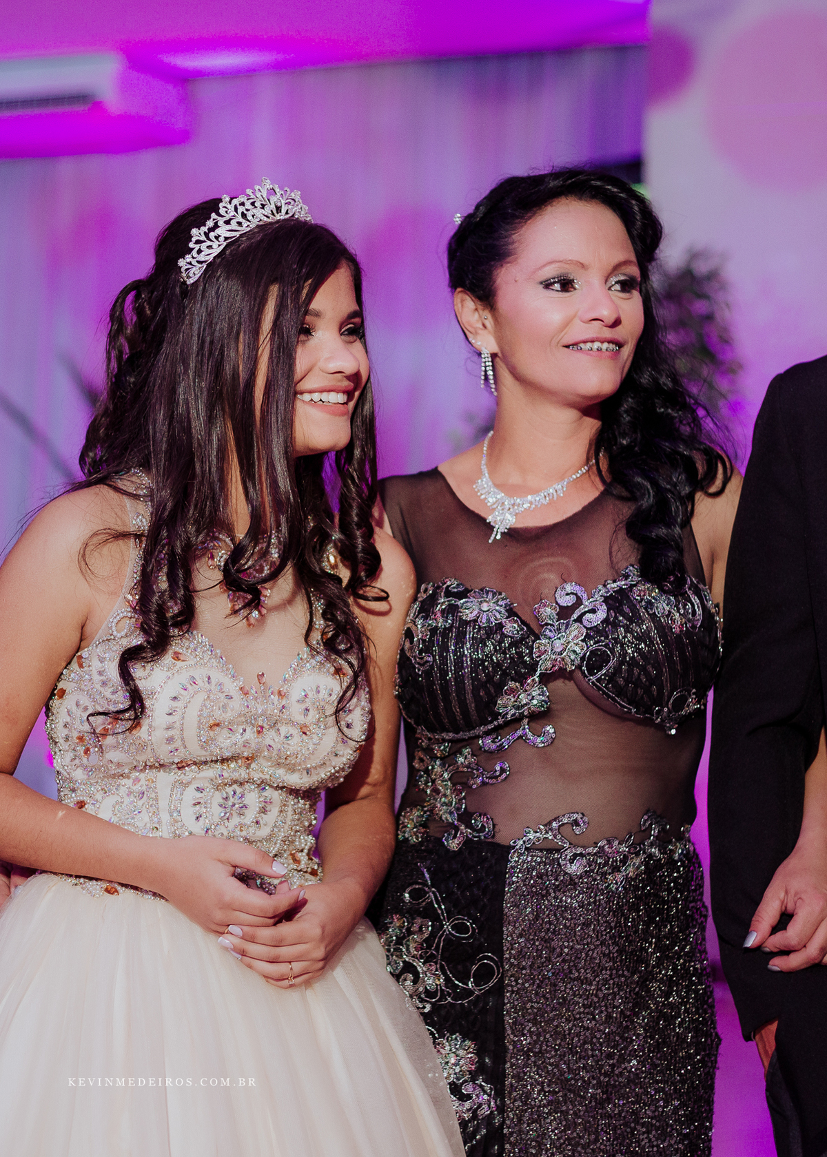 Festa de 15 anos debutante da Suzanna realizado na Estética Vecajo e Casa de festas Blue Moon por Kevin Medeiros fotógrafo de Canoas, Porto alegre e rs