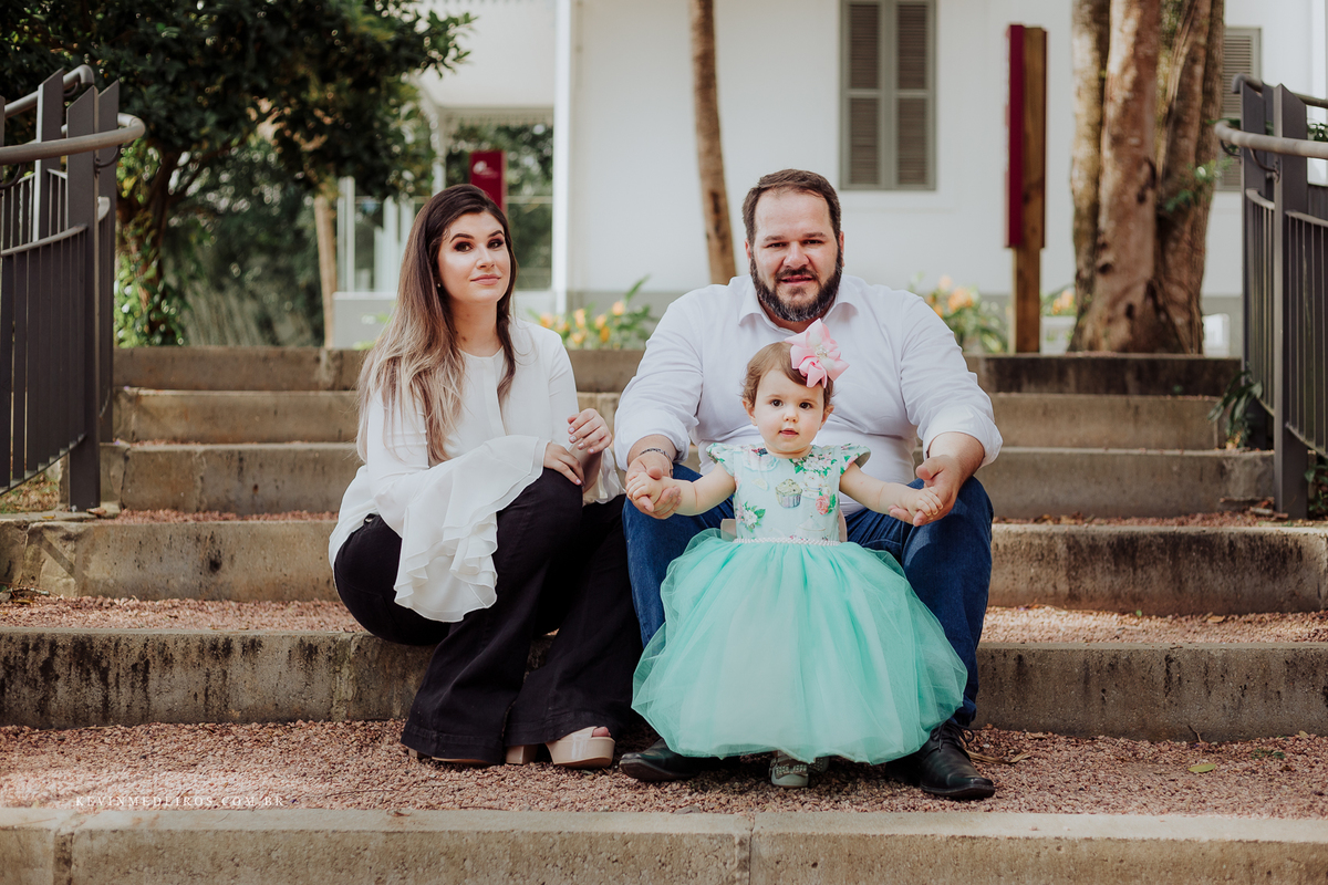 Ensaio família e infantil da Alice e Deizi Conrad realizado na praça dos rosa por Kevin Medeiros fotógrafo de Canoas, porto Alegre e RS