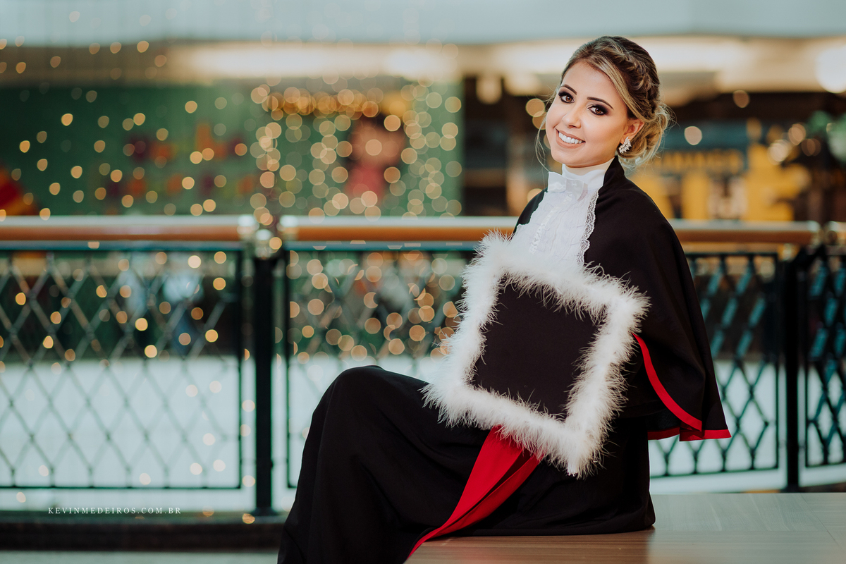 Formatura festa Thais, formanda em Direito pela FMP, colação realizada no Teatro Bourbon Country por Kevin Medeiros, fotógrafo de Canoas, Porto Alegre e RS