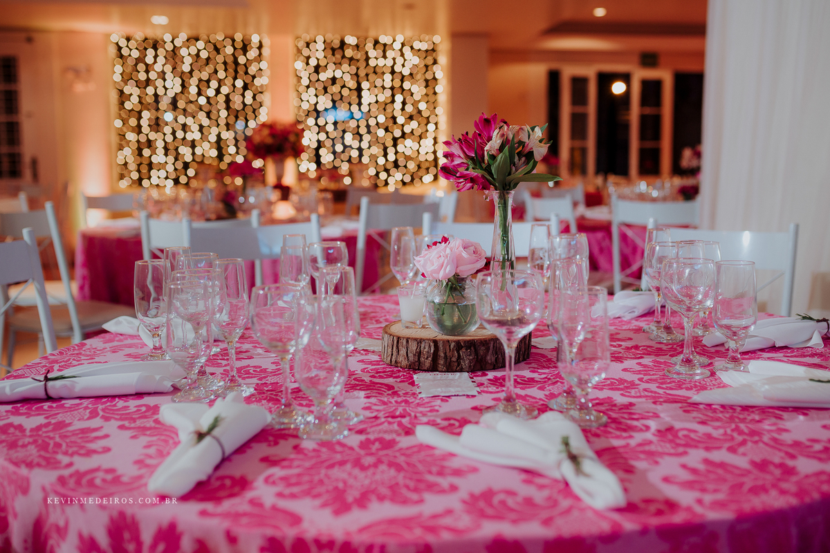 Formatura festa Thais, formanda em Direito pela FMP, colação realizada no Teatro Bourbon Country por Kevin Medeiros, fotógrafo de Canoas, Porto Alegre e RS