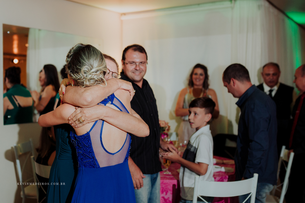 Formatura festa Thais, formanda em Direito pela FMP, colação realizada no Teatro Bourbon Country por Kevin Medeiros, fotógrafo de Canoas, Porto Alegre e RS