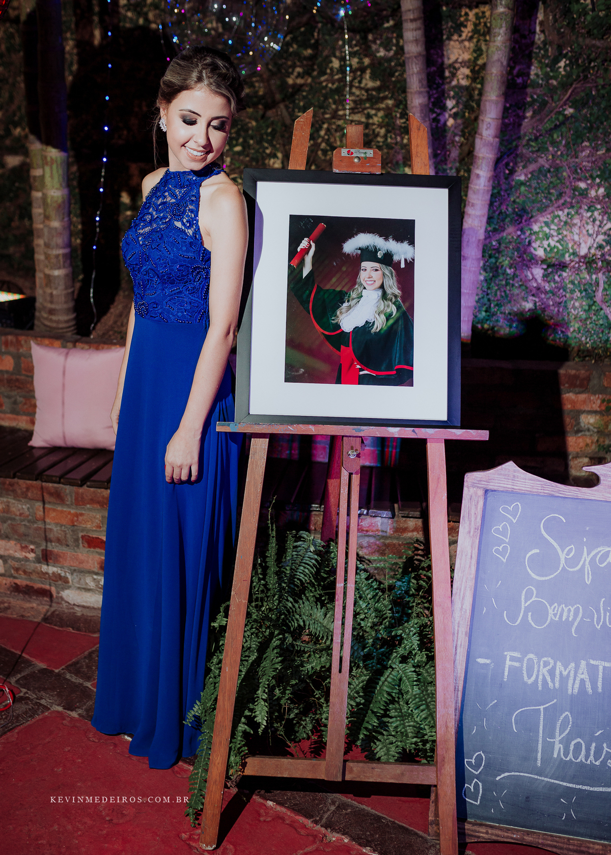 Formatura festa Thais, formanda em Direito pela FMP, colação realizada no Teatro Bourbon Country por Kevin Medeiros, fotógrafo de Canoas, Porto Alegre e RS