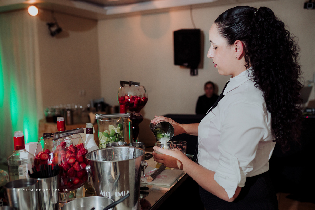 Formatura festa Thais, formanda em Direito pela FMP, colação realizada no Teatro Bourbon Country por Kevin Medeiros, fotógrafo de Canoas, Porto Alegre e RS