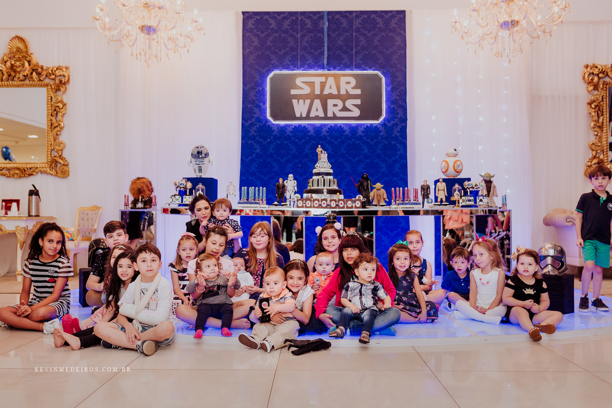 Festa infantil primeiro aninho do Henrique com o tema Star Wars, realizado na casa de festas Richesky por Kevin Medeiros fotógrafo de Canoas RS