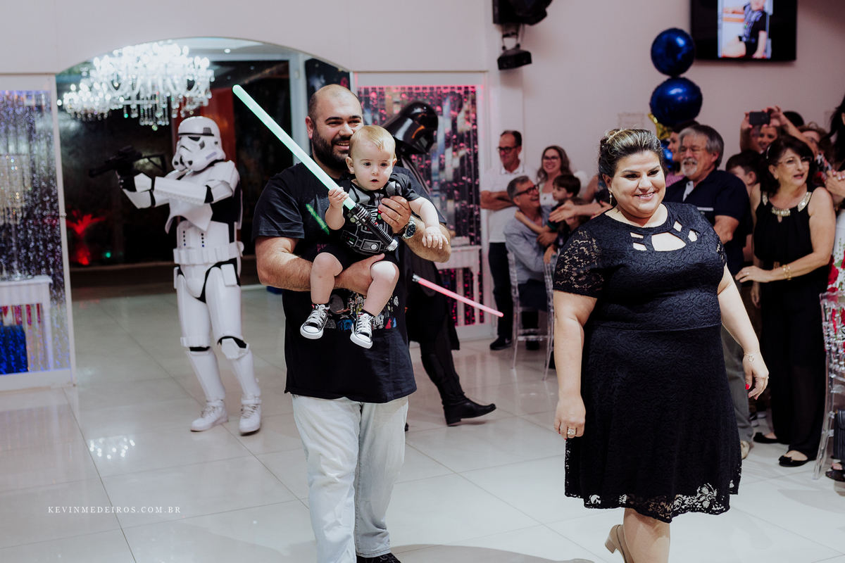 Festa infantil primeiro aninho do Henrique com o tema Star Wars, realizado na casa de festas Richesky por Kevin Medeiros fotógrafo de Canoas RS