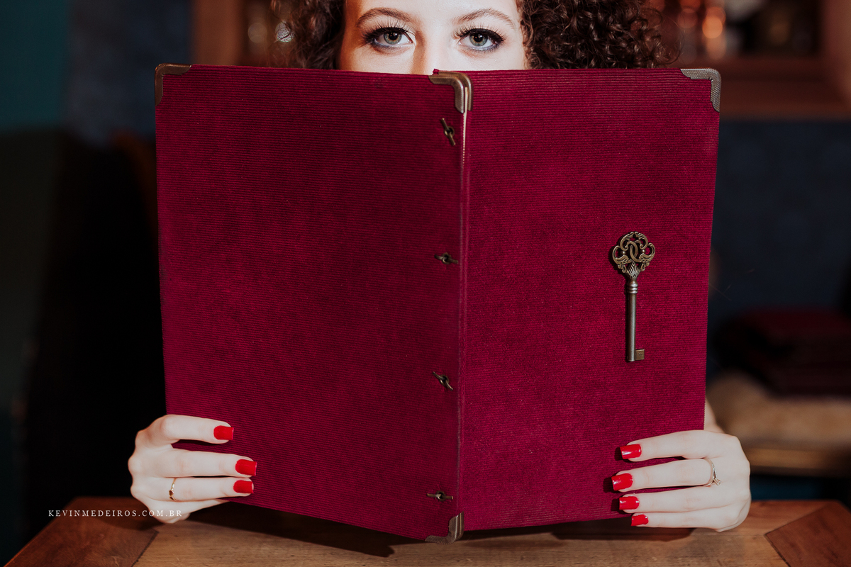 Ensaio debutante 15 anos da Raíssa Kuznecow, realizado na cafeteria Agridoce Café em Porto Alegre por Kevin Medeiros, fotógrafo de Canoas RS