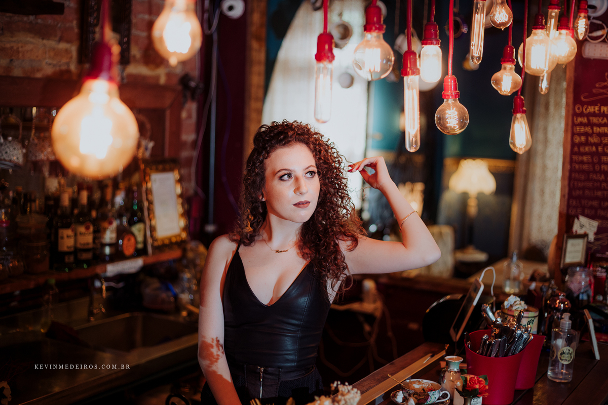 Ensaio debutante 15 anos da Raíssa Kuznecow, realizado na cafeteria Agridoce Café em Porto Alegre por Kevin Medeiros, fotógrafo de Canoas RS