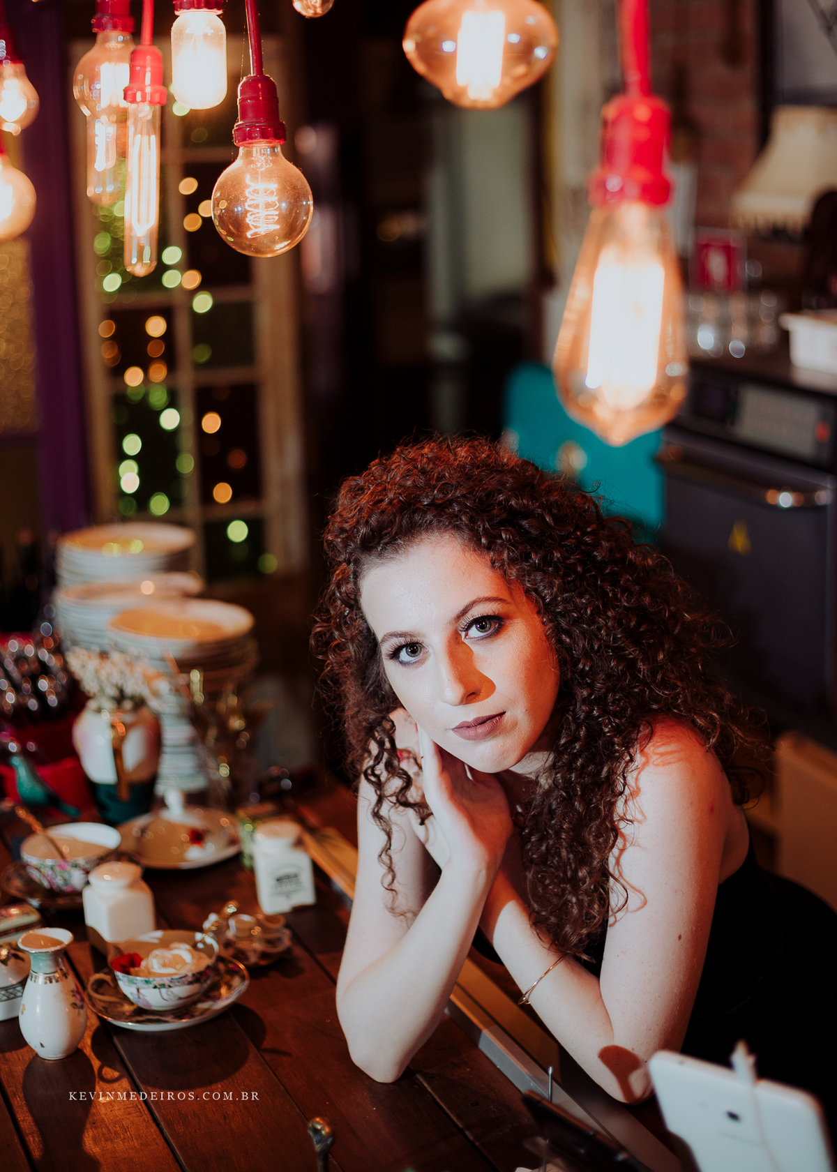 Ensaio debutante 15 anos da Raíssa Kuznecow, realizado na cafeteria Agridoce Café em Porto Alegre por Kevin Medeiros, fotógrafo de Canoas RS