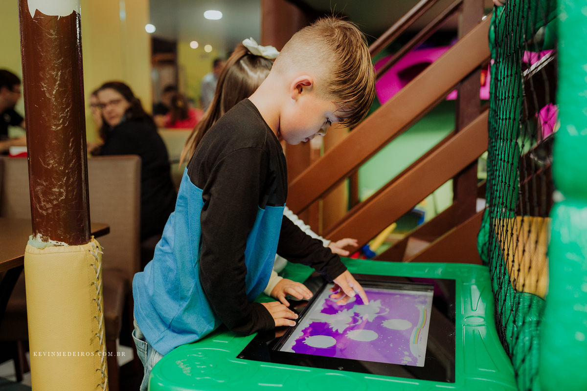 Festa infantil aniversário do Bernardo no Boom Mania no tema carros por Kevin Medeiros fotógrafo de porto alegre, canoas e RS