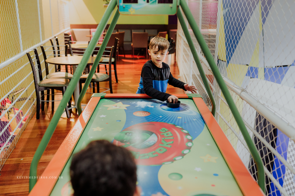 Festa infantil aniversário do Bernardo no Boom Mania no tema carros por Kevin Medeiros fotógrafo de porto alegre, canoas e RS