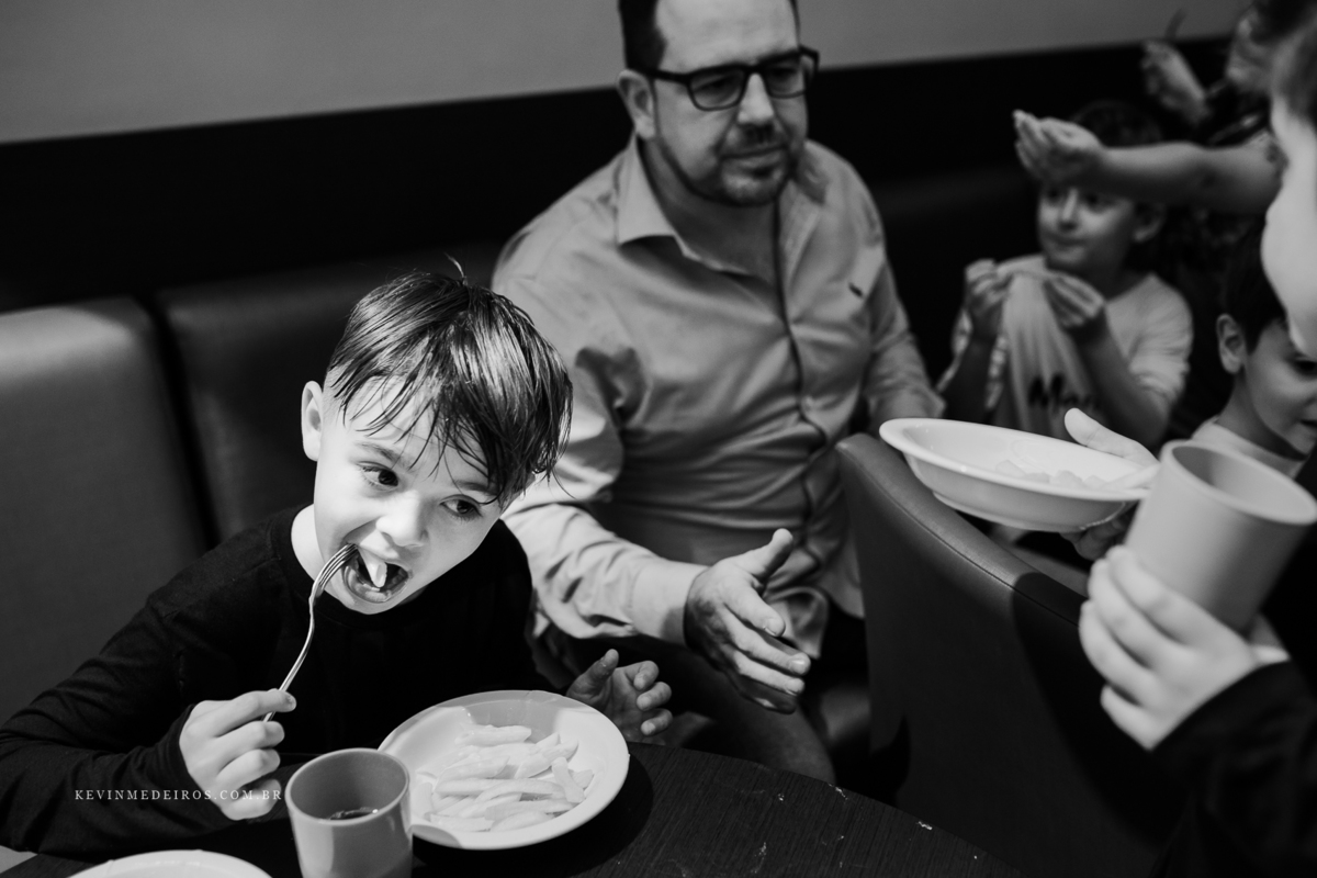 Festa infantil aniversário do Bernardo no Boom Mania no tema carros por Kevin Medeiros fotógrafo de porto alegre, canoas e RS