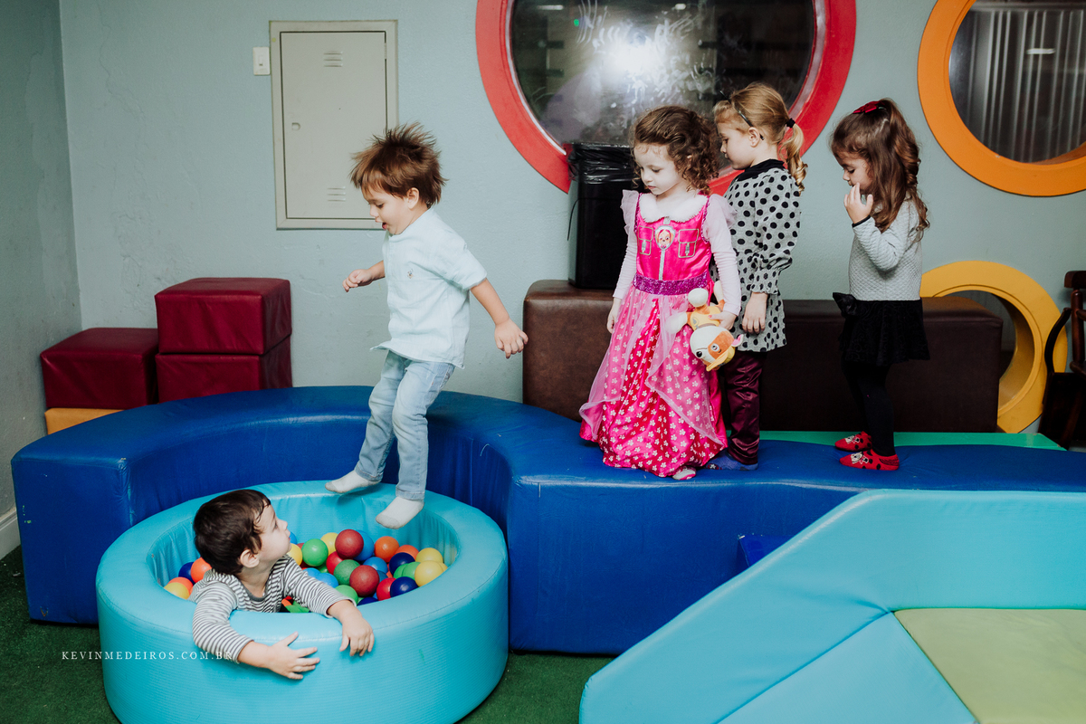 Aniversário festa infantil da Laura, 3 anos, na casa de festas Boom Mania em Porto Alegre, por Kevin Medeiros fotógrafo de Canoas RS