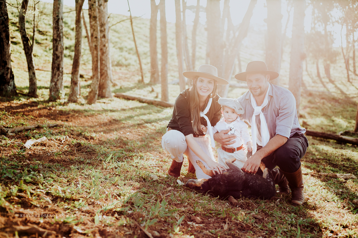Ensaio book infantil fazendinha campeira Titine por Kevin Medeiros fotógrafo de Canoas, Santa Rita RS