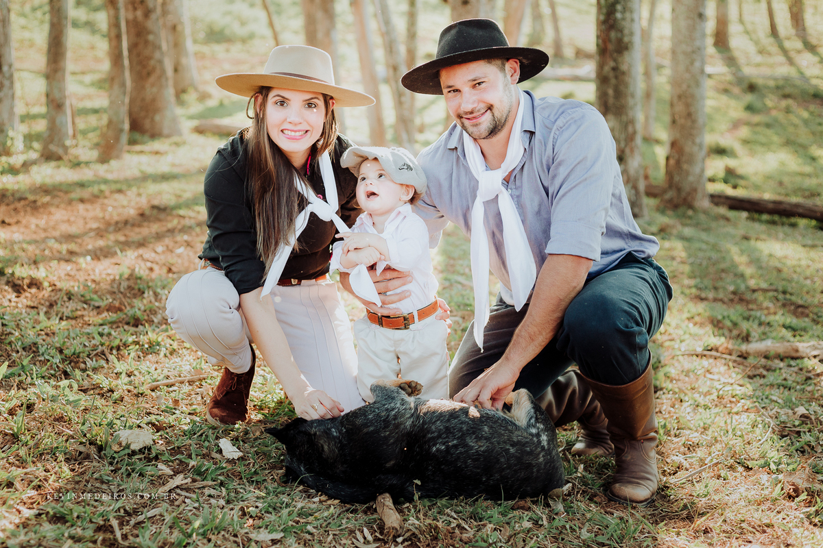 Ensaio book infantil fazendinha campeira Titine por Kevin Medeiros fotógrafo de Canoas, Santa Rita RS