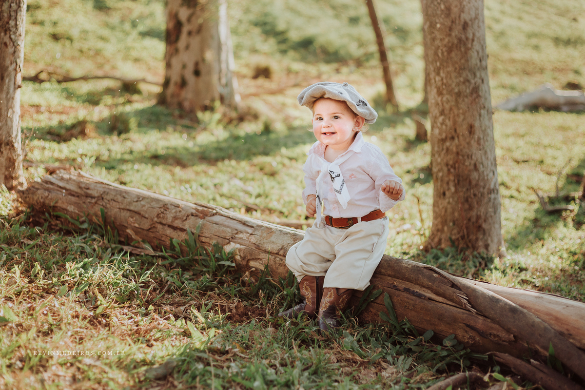 Ensaio book infantil fazendinha campeira Titine por Kevin Medeiros fotógrafo de Canoas, Santa Rita RS