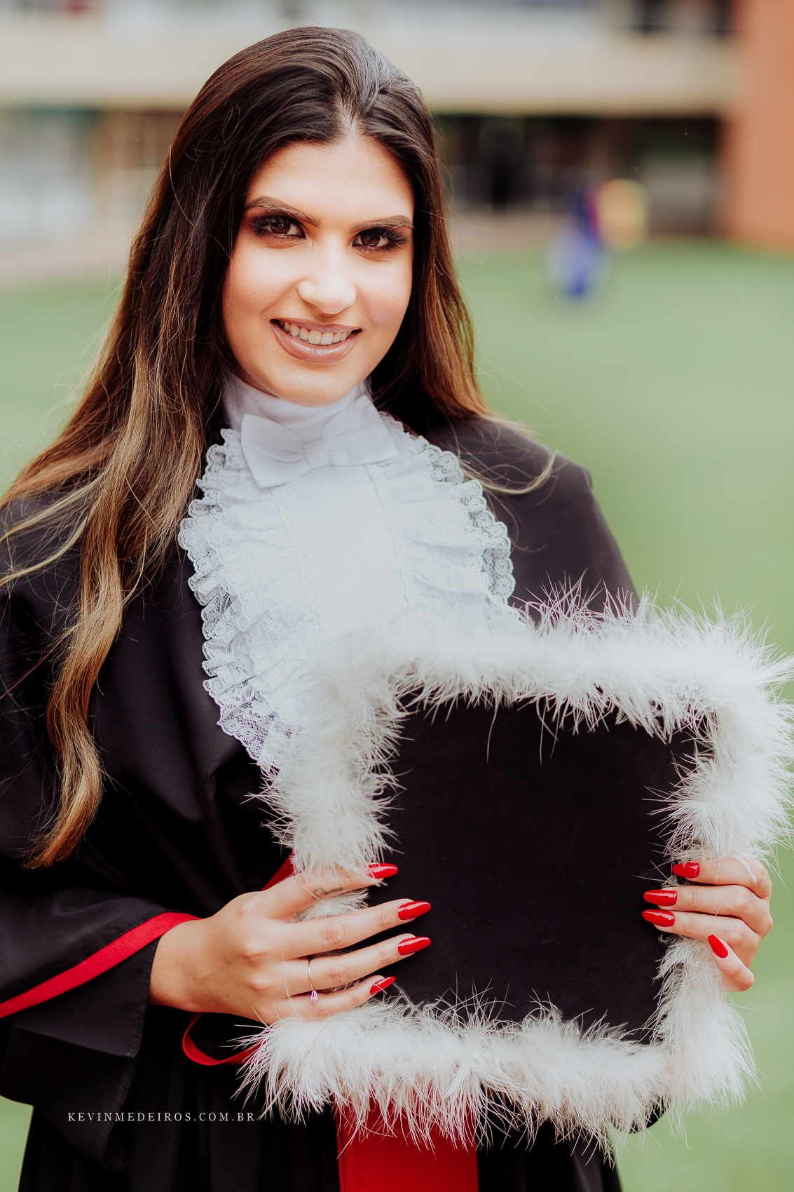Prova de toga formatura da Júlia, formanda em direito pela unisinos por Kevin Medeiros, fotógrafo de canoas, são leopoldo e rs