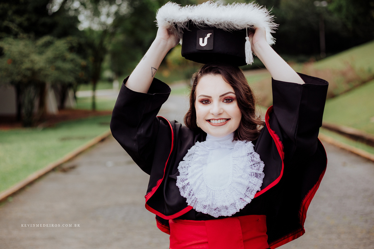 Prova de toga formatura da Gabriela, formanda em direito pela unisinos por Kevin Medeiros fotógrafo canoas, são leopoldo e rs