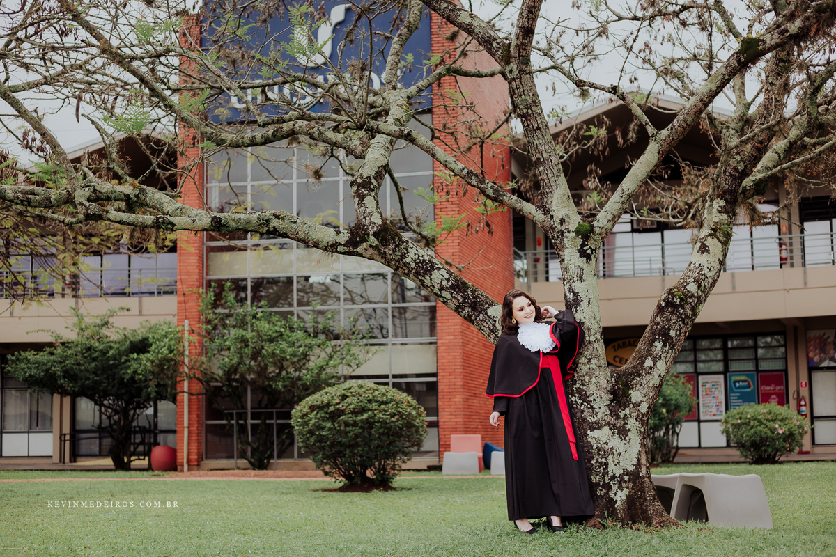 Prova de toga formatura da Gabriela, formanda em direito pela unisinos por Kevin Medeiros fotógrafo canoas, são leopoldo e rs