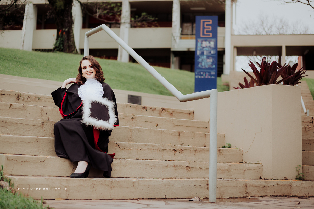 Prova de toga formatura da Gabriela, formanda em direito pela unisinos por Kevin Medeiros fotógrafo canoas, são leopoldo e rs