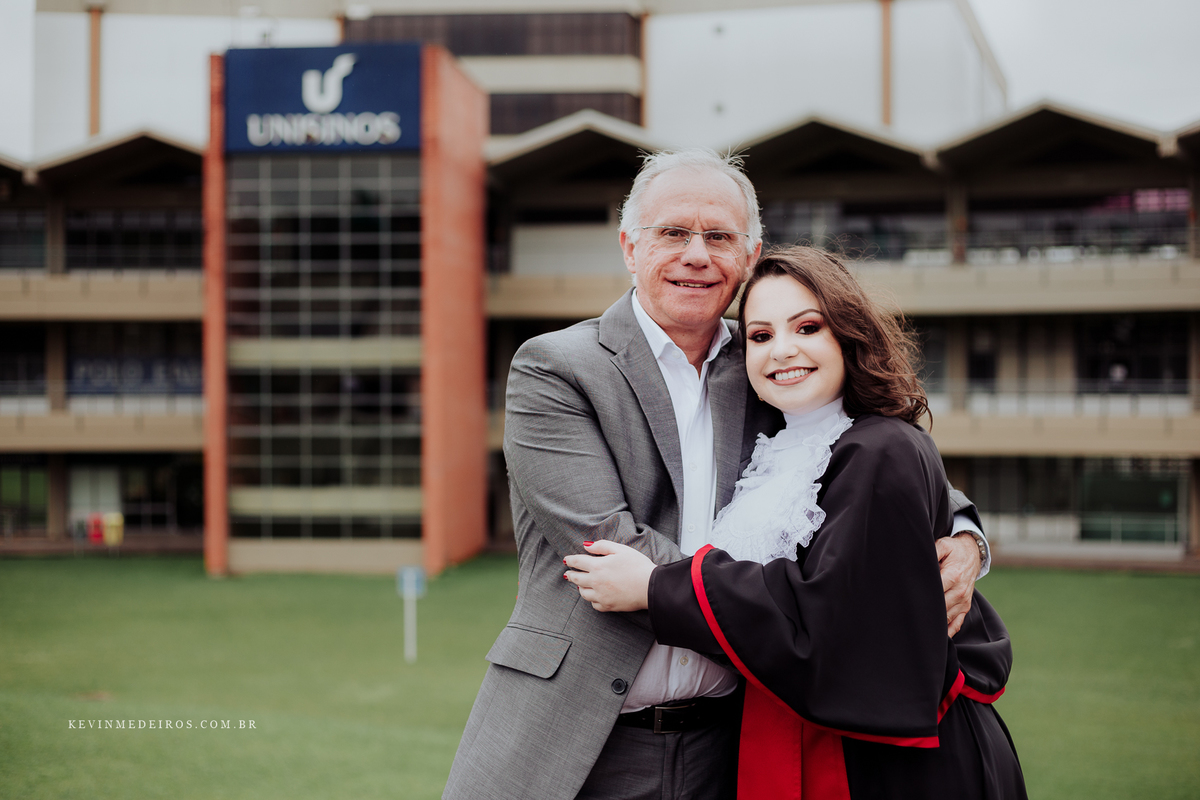 Prova de toga formatura da Gabriela, formanda em direito pela unisinos por Kevin Medeiros fotógrafo canoas, são leopoldo e rs