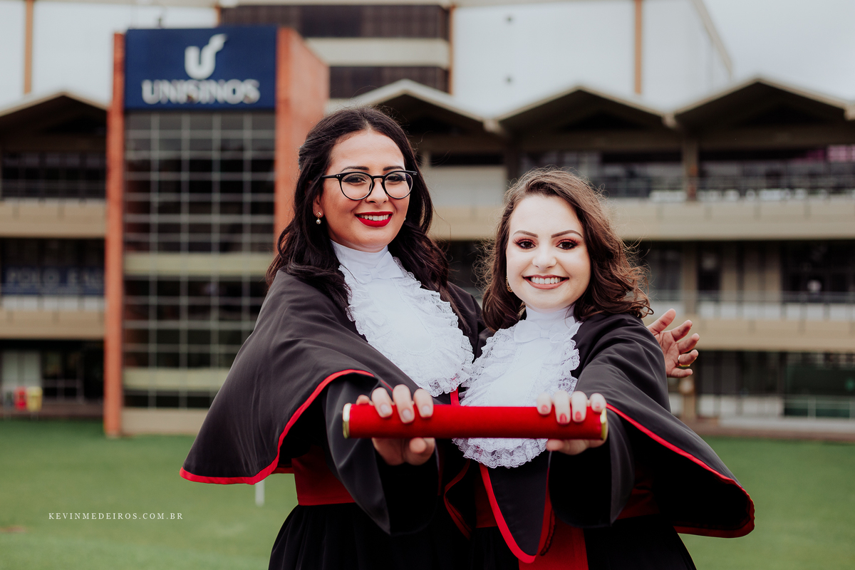 Prova de toga formatura da Gabriela, formanda em direito pela unisinos por Kevin Medeiros fotógrafo canoas, são leopoldo e rs