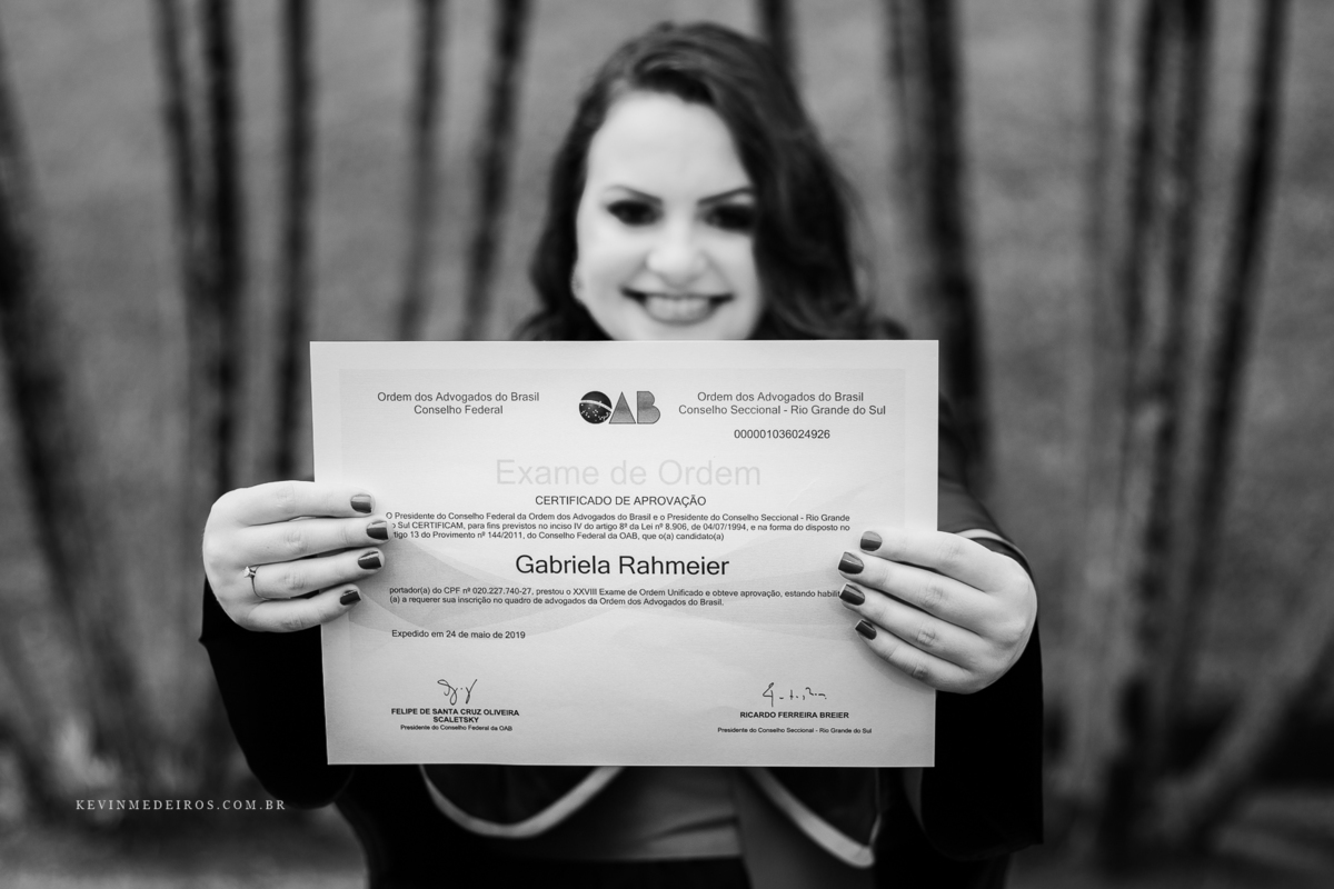 Prova de toga formatura da Gabriela, formanda em direito pela unisinos por Kevin Medeiros fotógrafo canoas, são leopoldo e rs