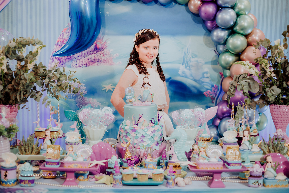 Festa infantil aniversário da Mariah 9 anos realizado no salão de festas Pura Folia decoração Sereia por Kevin Medeiros fotógrafo de Canoas rs