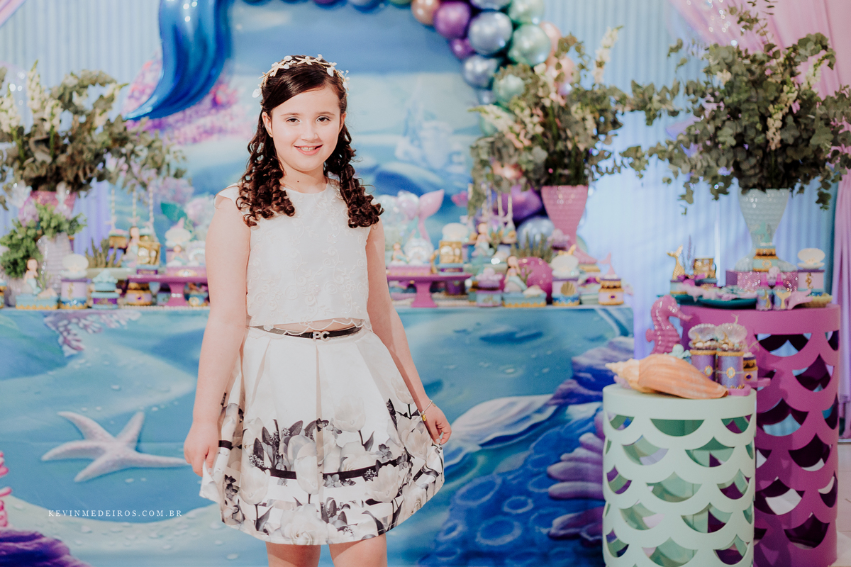 Festa infantil aniversário da Mariah 9 anos realizado no salão de festas Pura Folia decoração Sereia por Kevin Medeiros fotógrafo de Canoas rs