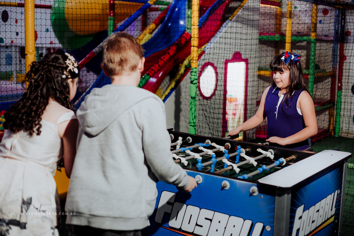 Festa infantil aniversário da Mariah 9 anos realizado no salão de festas Pura Folia decoração Sereia por Kevin Medeiros fotógrafo de Canoas rs