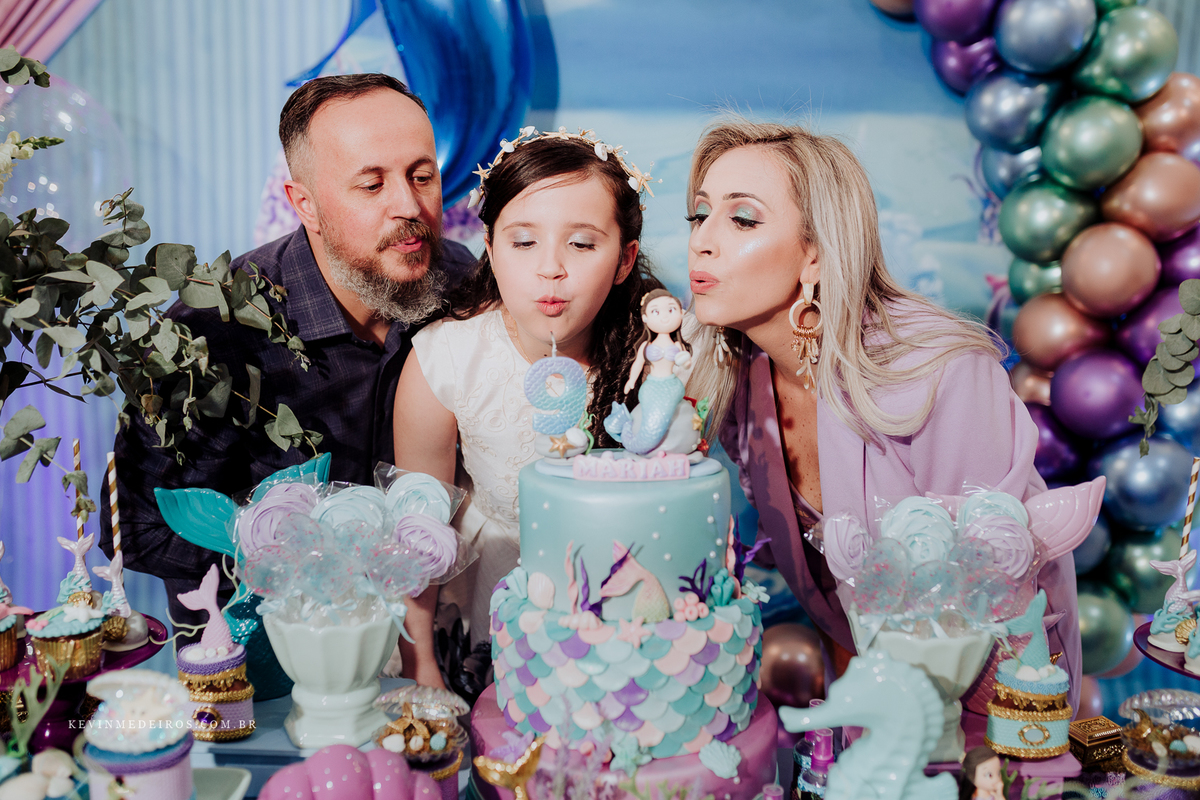 Festa infantil aniversário da Mariah 9 anos realizado no salão de festas Pura Folia decoração Sereia por Kevin Medeiros fotógrafo de Canoas rs