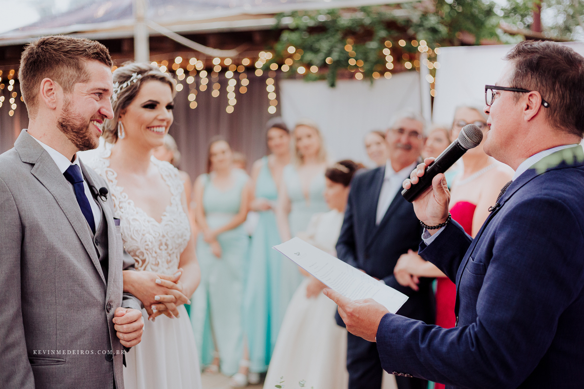Casamento wedding ao ar livre Fe e Cláudio realizado no sitio girassol em nova santa rita por Kevin Medeiros Fotógrafo de Canoas RS
