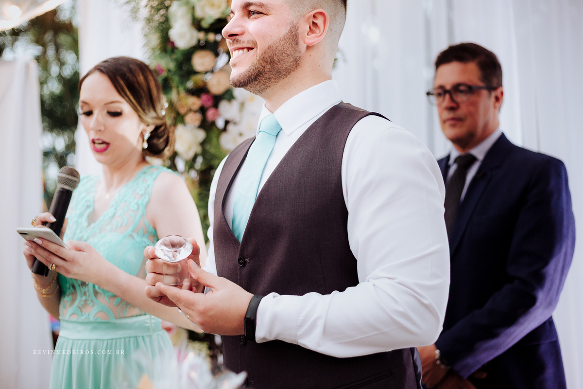 Casamento wedding ao ar livre Fe e Cláudio realizado no sitio girassol em nova santa rita por Kevin Medeiros Fotógrafo de Canoas RS