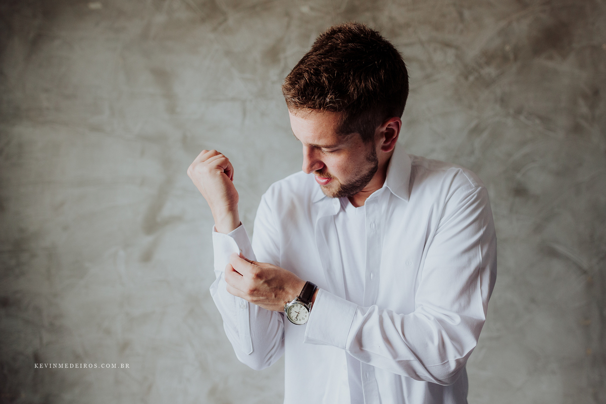 Casamento wedding Fe e Cláudio making of barbearia la mafia kevin medeiros fotógrafo de Canoas RS