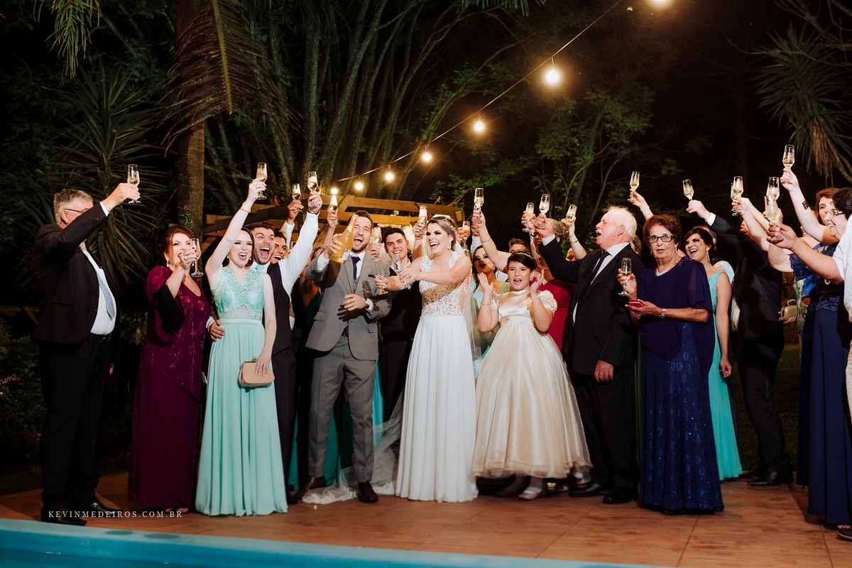 Casamento wedding ao ar livre Fe e Cláudio realizado no sitio girassol em nova santa rita por Kevin Medeiros Fotógrafo de Canoas RS