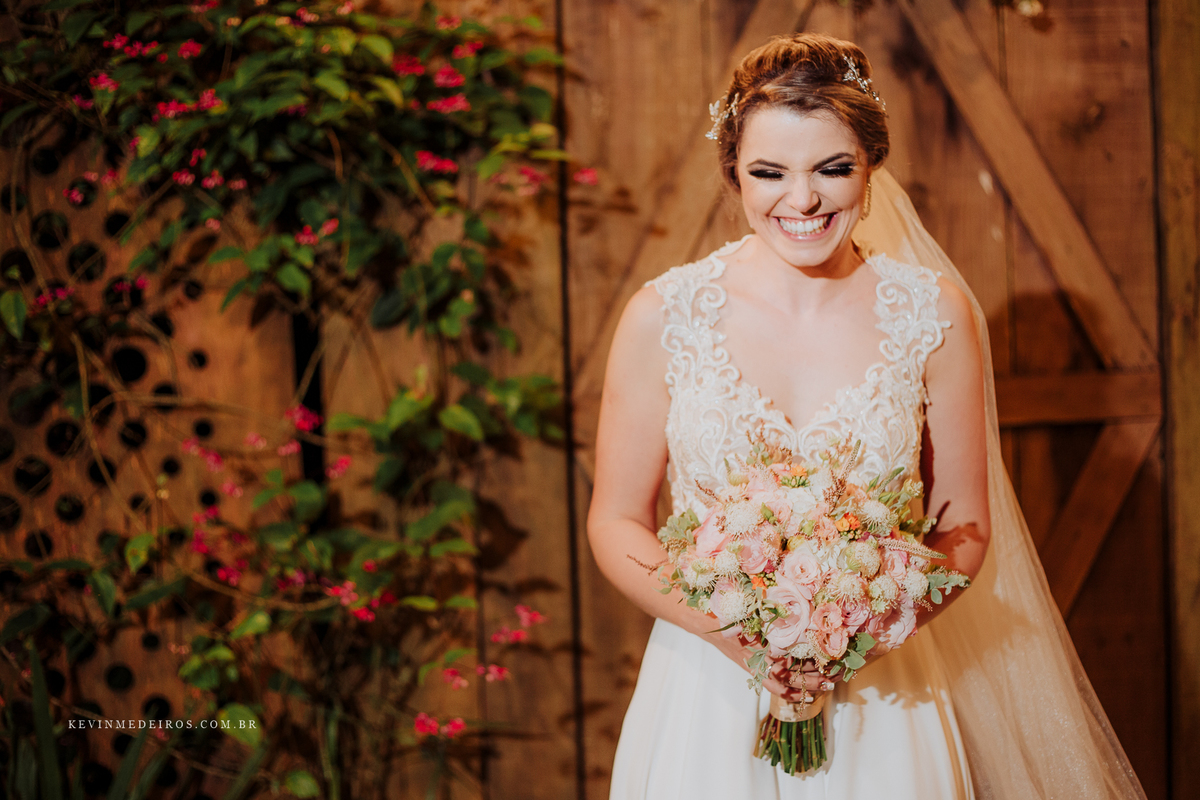 Casamento wedding ao ar livre Fe e Cláudio realizado no sitio girassol em nova santa rita por Kevin Medeiros Fotógrafo de Canoas RS