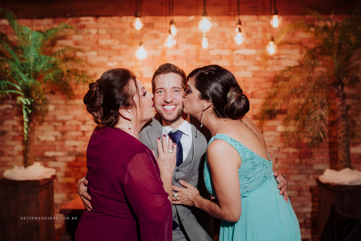 Casamento wedding ao ar livre Fe e Cláudio realizado no sitio girassol em nova santa rita por Kevin Medeiros Fotógrafo de Canoas RS