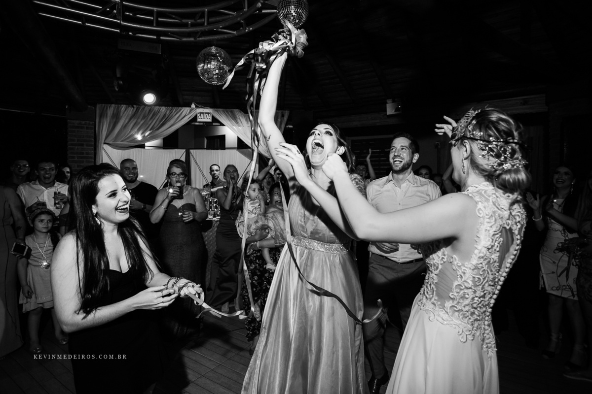 Casamento wedding ao ar livre Fe e Cláudio realizado no sitio girassol em nova santa rita por Kevin Medeiros Fotógrafo de Canoas RS