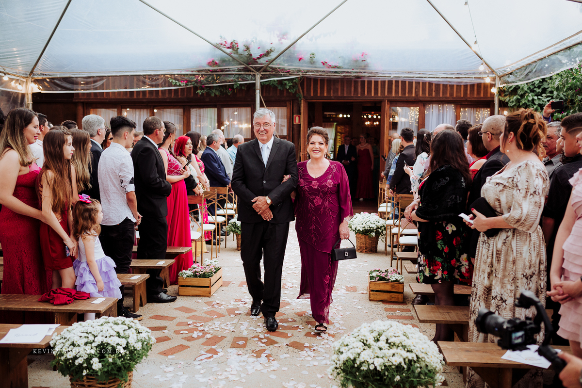 Casamento wedding ao ar livre Fe e Cláudio realizado no sitio girassol em nova santa rita por Kevin Medeiros Fotógrafo de Canoas RS