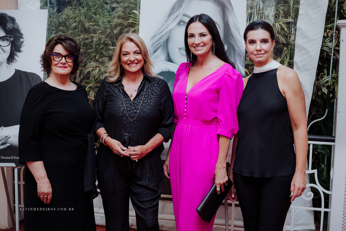 Vida e Pele Histórias de Transformação exposição fotográfica com regina lima, claudia fernandes furtado, simone di domenico, Solaine Piccoli por kevin medeiros fotógrafo de porto alegre, canoas e rs