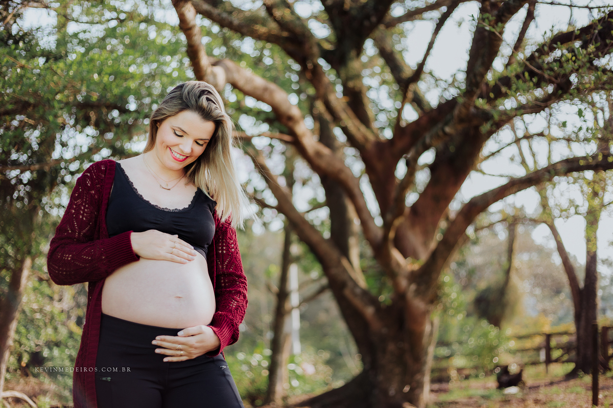 Ensaio gestante a espera de gael realizado na fazenda da familia em nova santa rita por kevin medeiros fotógrafo de canoas rs