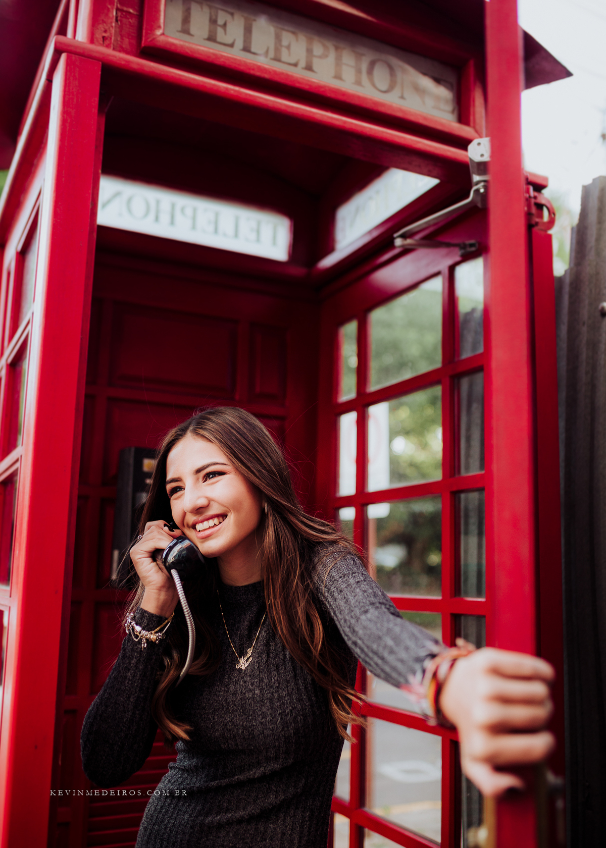 Ensaio externo debutante 15 anos da Maria Clara em Gramado serra gaúcha largo da borges rua coberta por Kevin Medeiros fotógrafo de Porto Alegre, canoas RS